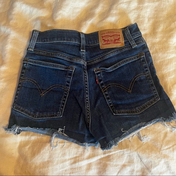 Levi’s denim shorts - Picture 2 of 2